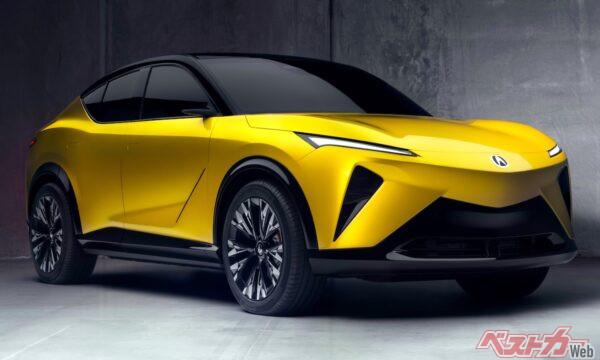 こちらがRSXプロトタイプ。コンセプトから一歩進んだ現実的なシェイプだ