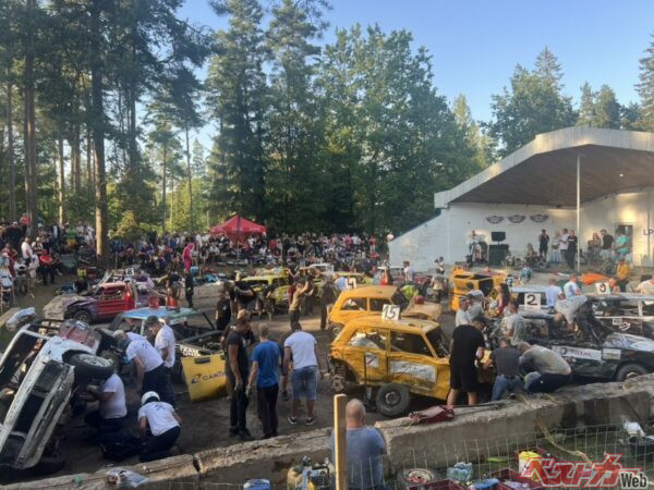 嫌な予感は的中したものの、あまりの迫力に言葉がでてこない。あっぱれ! 世界は広い……!