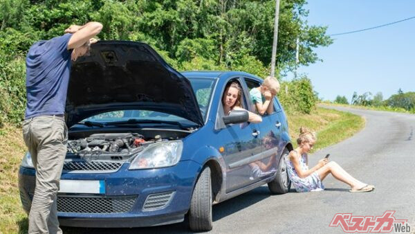 マイカー以外を使用する機会の多くなった昨今、しっかりとクルマの種類や仕様を確認すること（patrick@Adobe Stock）