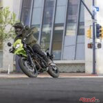 カワサキ「KLX230SM」新色登場！　都会を駆け抜けるスーパーモトの魅力