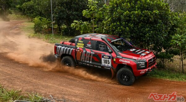 とにかくこの自然のなかでトライトンが似合うこと!!!