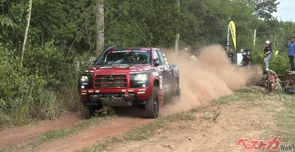 全開率が高く、マシンの各部への負荷がとてつもなく大きいAXCR。こんな厳しいラリーでも参戦した3台とも完走し総合優勝を果たしたことで、トライトンの信頼性の高さは証明された