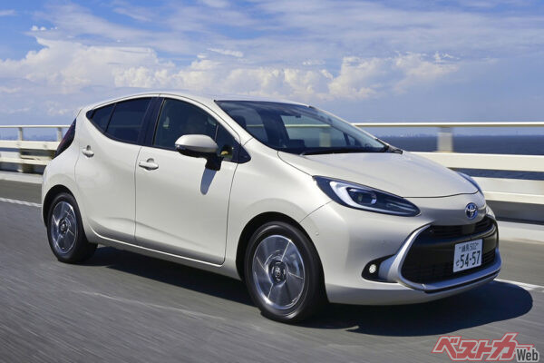 トヨタ アクア。まったく話題にならないが、老後のブー活に最適なコンパクトカーだ。バランスが最高