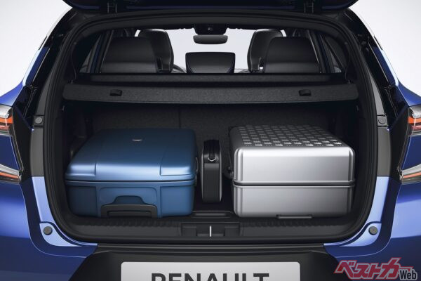 全長4.2mほどのコンパクトSUVだが、荷室も十分な広さが確保されている