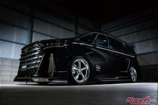 VS KF#を履いたヴェルファイア