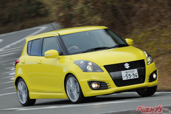 第1位は軽快な走りが魅力の3代目スイフトスポーツ（2011年〜2016年式）。エンジンは自然吸気の1.6Lを搭載