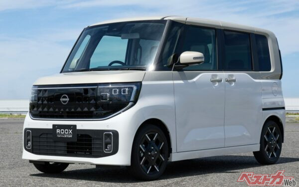 こちらがベースとなったハイウェイスター「Gターボ」。上画像の「オーテックライン」と違いをよ~く見比べてみてくださいませ