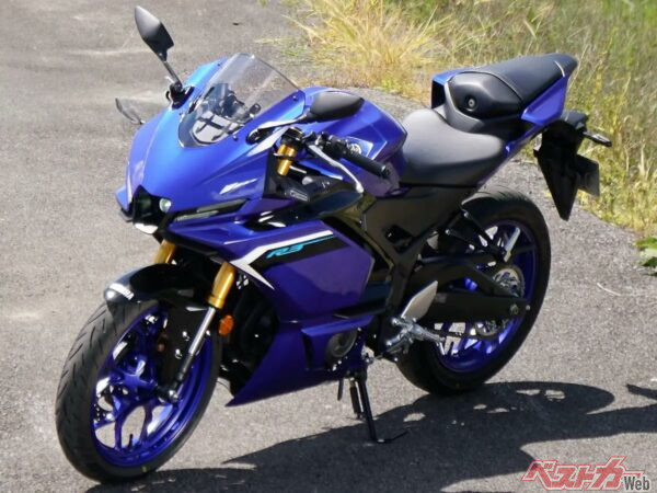 【試乗】扱いやすさと速さのバランスはYZF-Rシリーズ随一！　「走り」メインで選ぶならヤマハYZF-R3がオススメ！