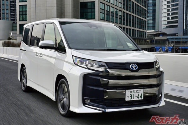 ミドルサイズBOXミニバンでの最上位（総合2位）はトヨタ ノア／ヴォクシー