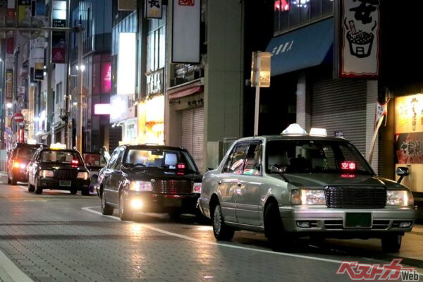 それは停車じゃなくて駐車です！　うっかり違反を招く「駐車違反の勘違い」あるある