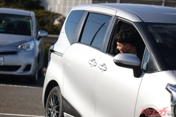 上手い人はみんなやってる！　派手さゼロでも「同乗者の信頼度が爆上がりする」運転術