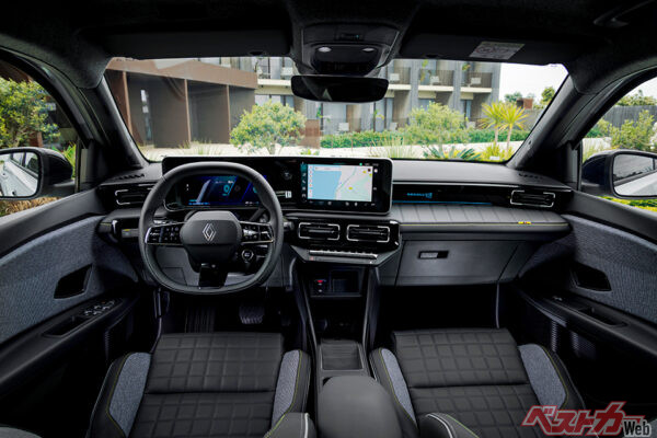 運転席前と中央に10.1インチのデジタルパネルを装備するインパネデザイン