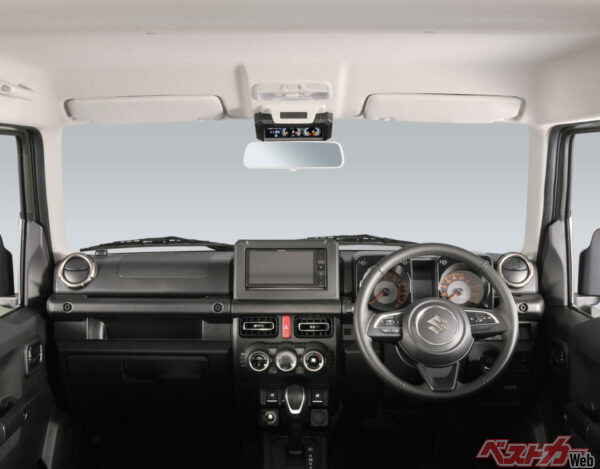 車内装や当社ジムニー専用製品と共通するモチーフをデザインに取り入れており、トータルコーディネートも可能