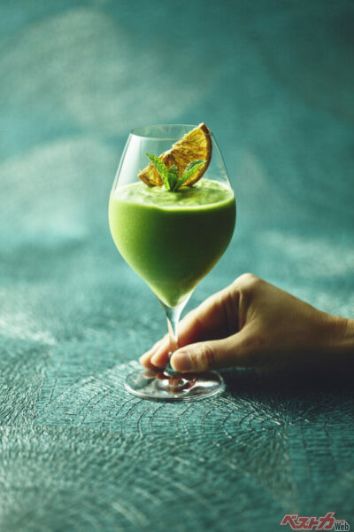 夏の強い日差しを浴びた体と肌にもうれしいビタミンEやカリウム、食物繊維を含み、夏の体調管理にもおすすめの一杯