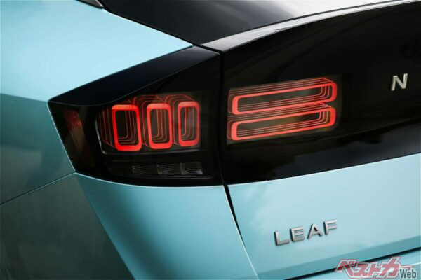 「3Dホログラフィックテールライト」も、このグレードだけの専用装備のようだ