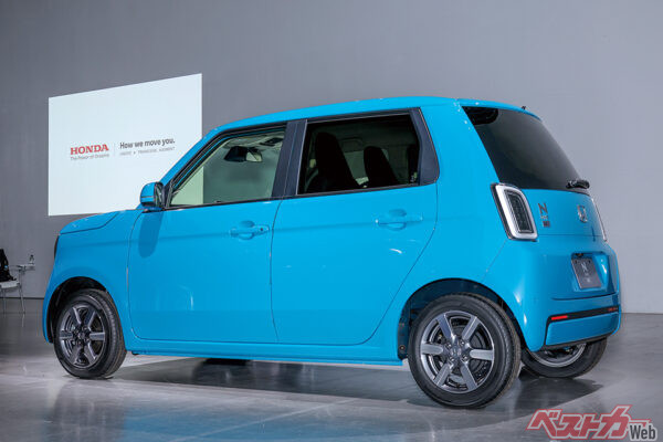 ブルー系統のボディカラーを中心としたラインナップは、EVらしいキャラクターの表現だという