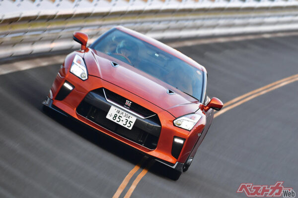 JARIテストでは311.17km/hを記録。ゼロヨン加速では11秒台をマーク