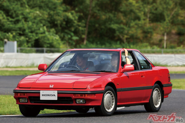 1987年4月10日発売　販売台数17万5634台　スペシャルティ度95点　2L・DOHCモデルのSiはさすがホンダエンジンと唸らせ、4WSの曲がりっぷりに皆が驚いた