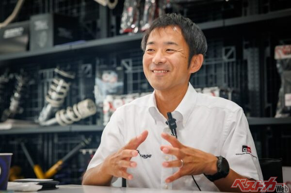 物静かだが、お客様の話にしっかりと耳を傾け、的確なアドバイスができるところが神谷さんの唯一無二なところ