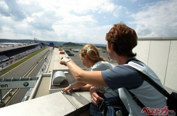 人生でどれだけ行く機会を得ることができるのかニュルブルクリンク。ドイツ車好きだけでなく、国産車好きにも思い入れが深いサーキットだ