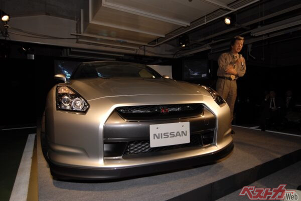 2007年10月23日。東京モーターショー前日にメディア向け説明会が開かれた。そこには水野さんが登壇し、華々しいR35のストーリーが始まった