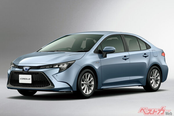 現行カローラ（写真）登場以降も､先代アクシオなどは継続販売