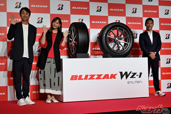 左からスキージャンプの原田雅彦氏、タレントの藤本美貴さん、レーシングドライバーの佐藤琢磨氏