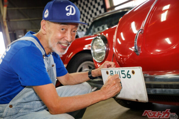 「品川 56」のナンバープレートがひとりのオーナーに愛され続けてきた出自を物語る。どんなお嬢さまだったのか、テリーさんの妄想は膨らむ一方だ！