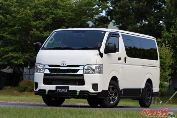 フロントで目立つのが蛍光グリーンのアクセント!! これには理由があるぞ