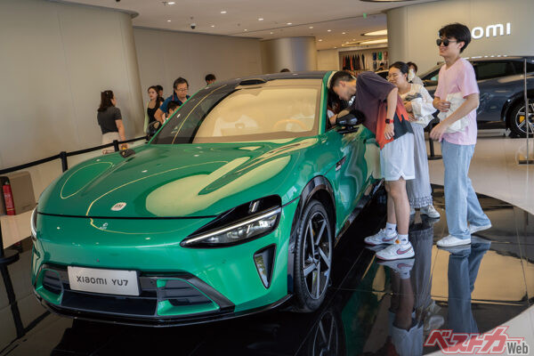 ディーラー取材に行った時もお客でにぎわっていた。ディーラーによると購入者はミーハー気質の初心者が多いという