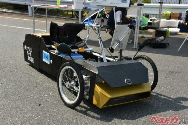 2025年の参戦マシン「R36 GTR」。実車のGT-Rにはハイフンが入るが、こちらはハイフンが入らない。ジャパンモビリティショー2023に出展された「ハイパーフォース」のデザインをオマージュする