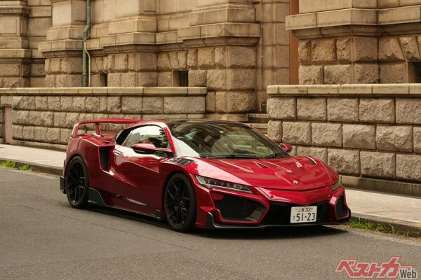 ホンダ NSXをベースに、鈴木亜久里氏の「俺が乗りたいクルマ」をコンセプトにつくられたLEGAVELO Aguri Edition V2R