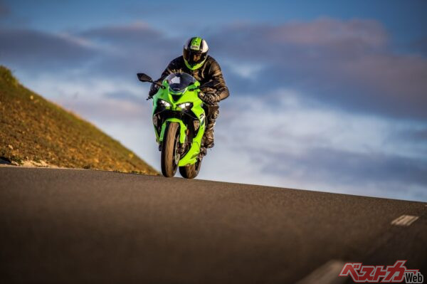 映えるカラーリングはバイク好きにはたまらない