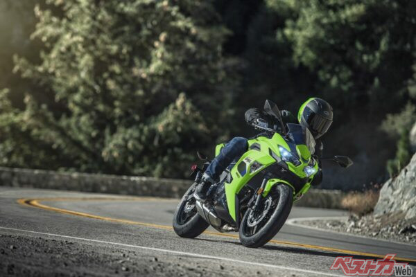 注目！　カワサキ「Ninja 650」新色＆スマホ連携で進化