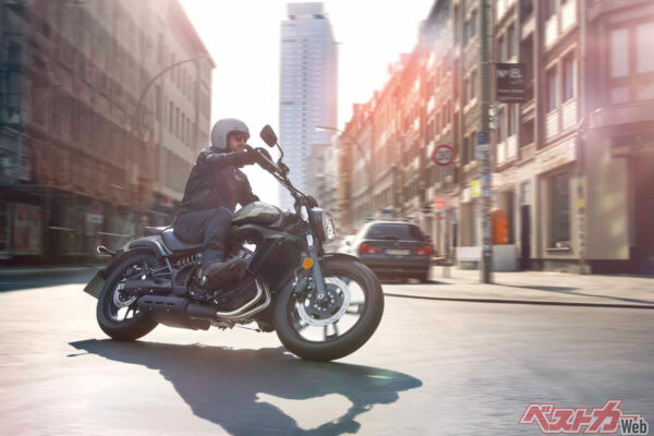 カワサキ「VULCAN S」新色登場！　都会派クルーザーが進化
