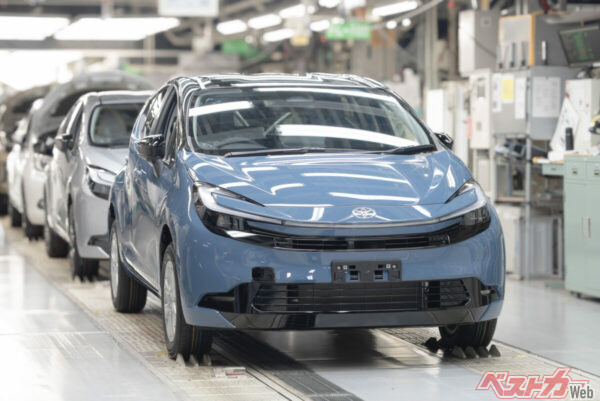 Новый Toyota Aqua: Большое обновление с дизайном Mini Prius и расширенными функциями