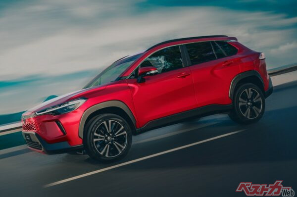 ブラジルではエタノールを混合したフレックスハイブリッドモデルが当たり前となっている。写真はブラジルで販売されるカローラクロス