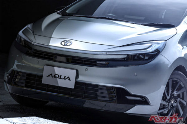 トヨタ新型アクアの魅力は顔だけじゃない！　待望の最新装備とインパネ刷新で大幅進化