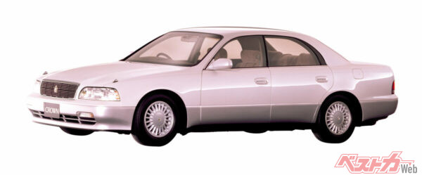 初代クラウンマジェスタ。登場は9代目クラウンと同時