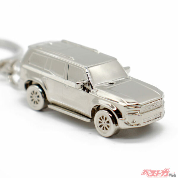 ランクル60のキーチェーンも精巧なつくりだったが、続くランクル250ももちろん緻密にディテールを作りこんでいる