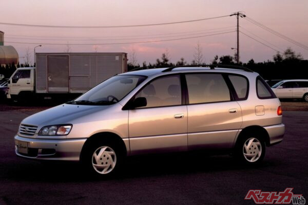 イプーだったり、マスコットとは少し違うがホンダ オデッセイのアダムスファミリーだったり、1990年代はキャラクターが豊富だった