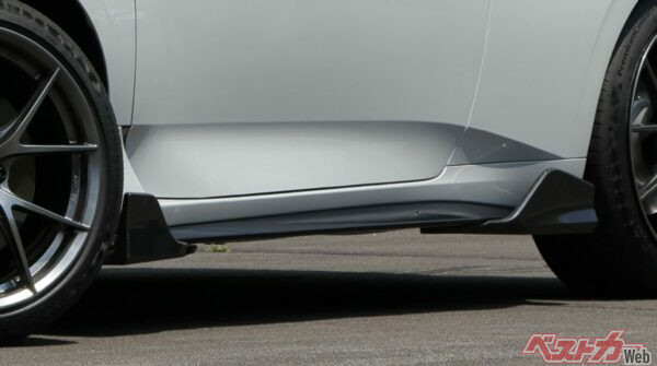 カーボン製サイドガーニッシュ