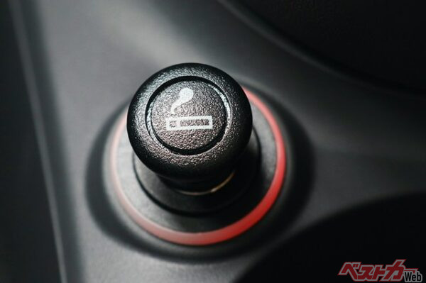 いまの人たちタバコマークのスイッチってなんだか知ってる？　電源取りにも使えるソケットもじきになくなりそう!?