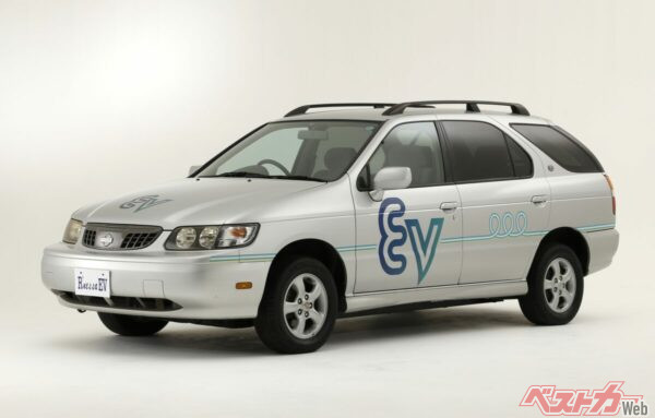 月額約27万円の3年リースのルネッサEVは、1998年に登場。後にルネッサEVをベースにした燃料電池車「ルネッサFCV」も開発されている