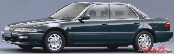 インテグラの4ドアハードトップ。3ドアに比べるとやや落ち着いた印象だが、VTEC搭載グレードも用意され、スポーティな走りが可能