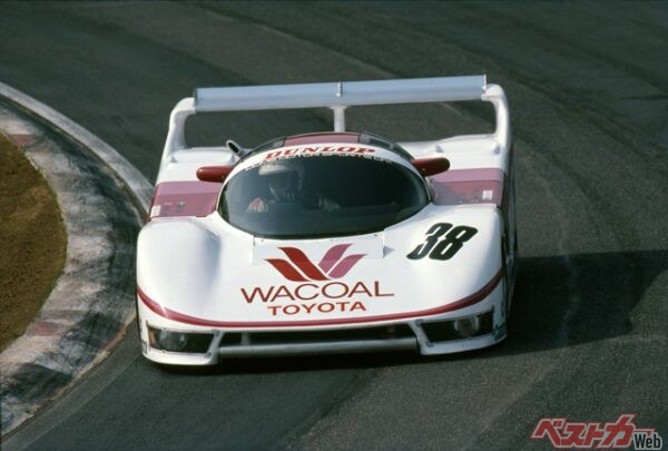 トムス×童夢の結晶「85C-L」の38号車