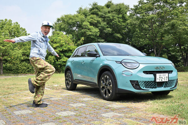 今回の試乗はフィアット 600ハイブリッド。前から見た時の「半目」がかわいらしい