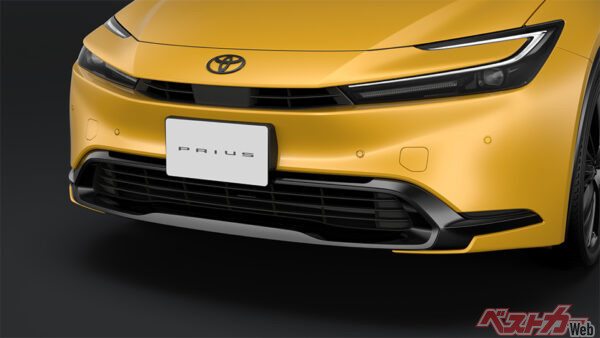 フロントロアグリル（艶ありブラック／2025年7月 一部改良・特別仕様車設定時の公式画像より）