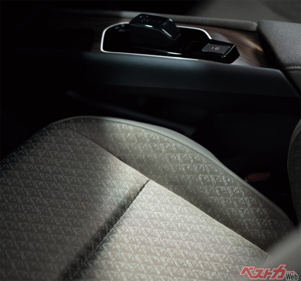 日産 ノート オーラ インテリア（2025年8月 一部仕様向上実施時の公式画像より）