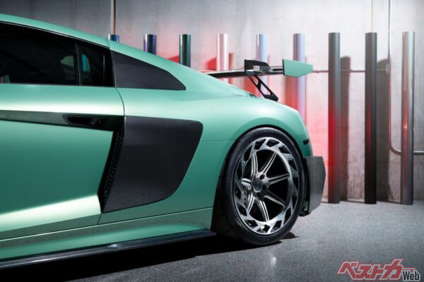 カラーラッピングに塗装保護機能が付加されたハイブリット的存在